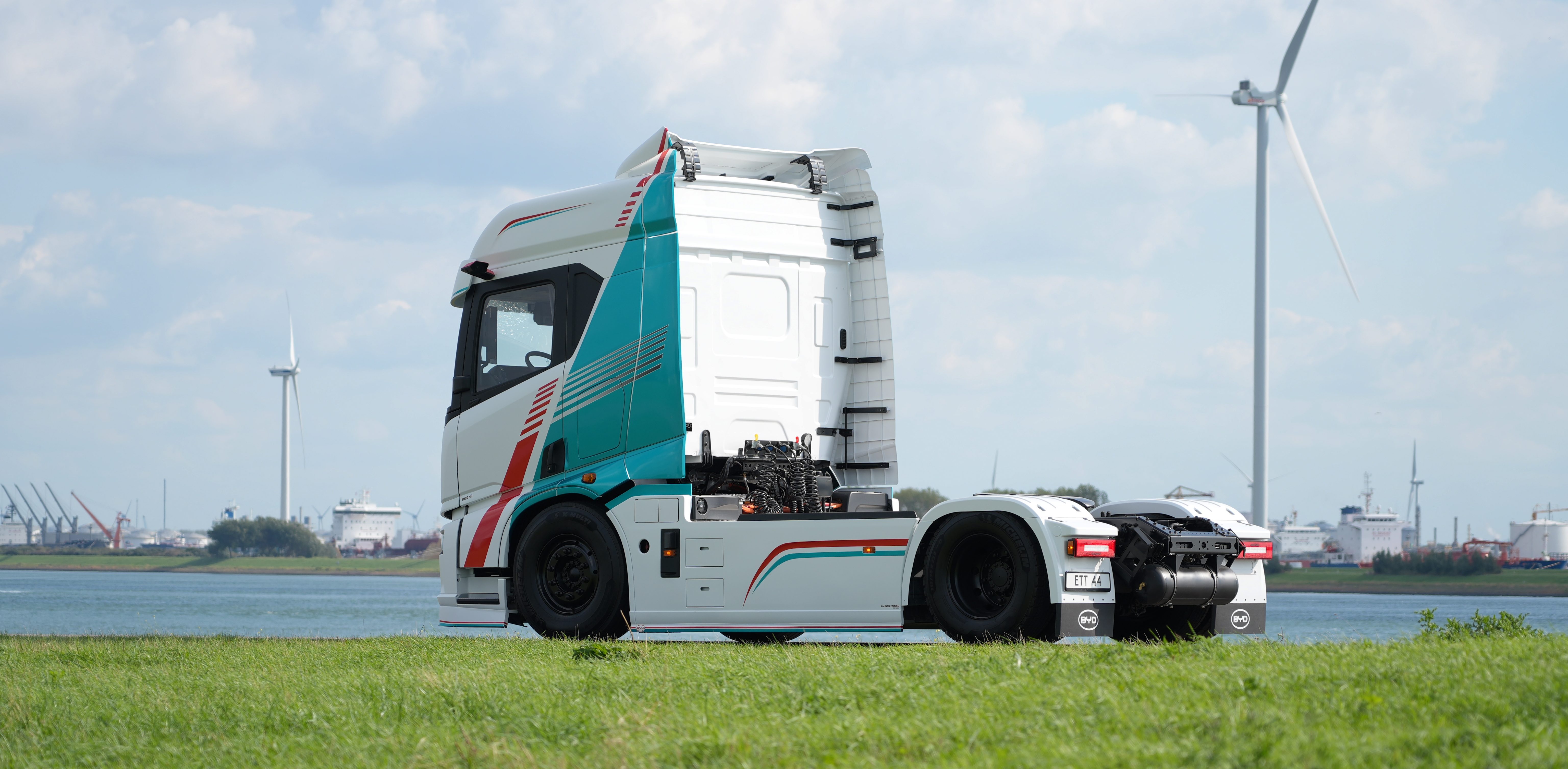 BYD unveils flagship 600 km electric truck with 1.5 MW…