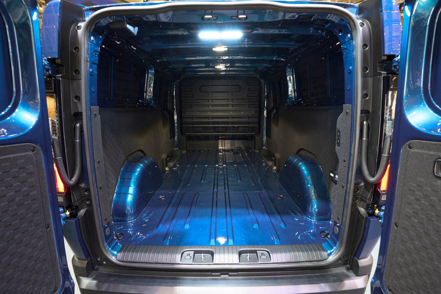 Kia-PV7-Cargo-interior-space