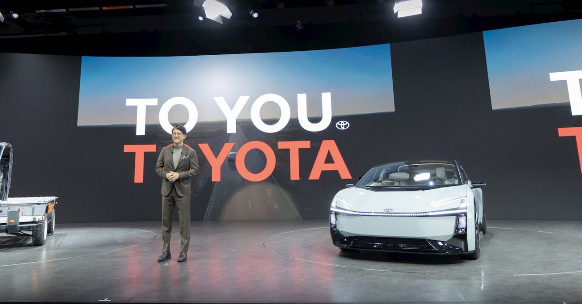 Toyota готовит электрическую Corolla: дебют в 2027 году