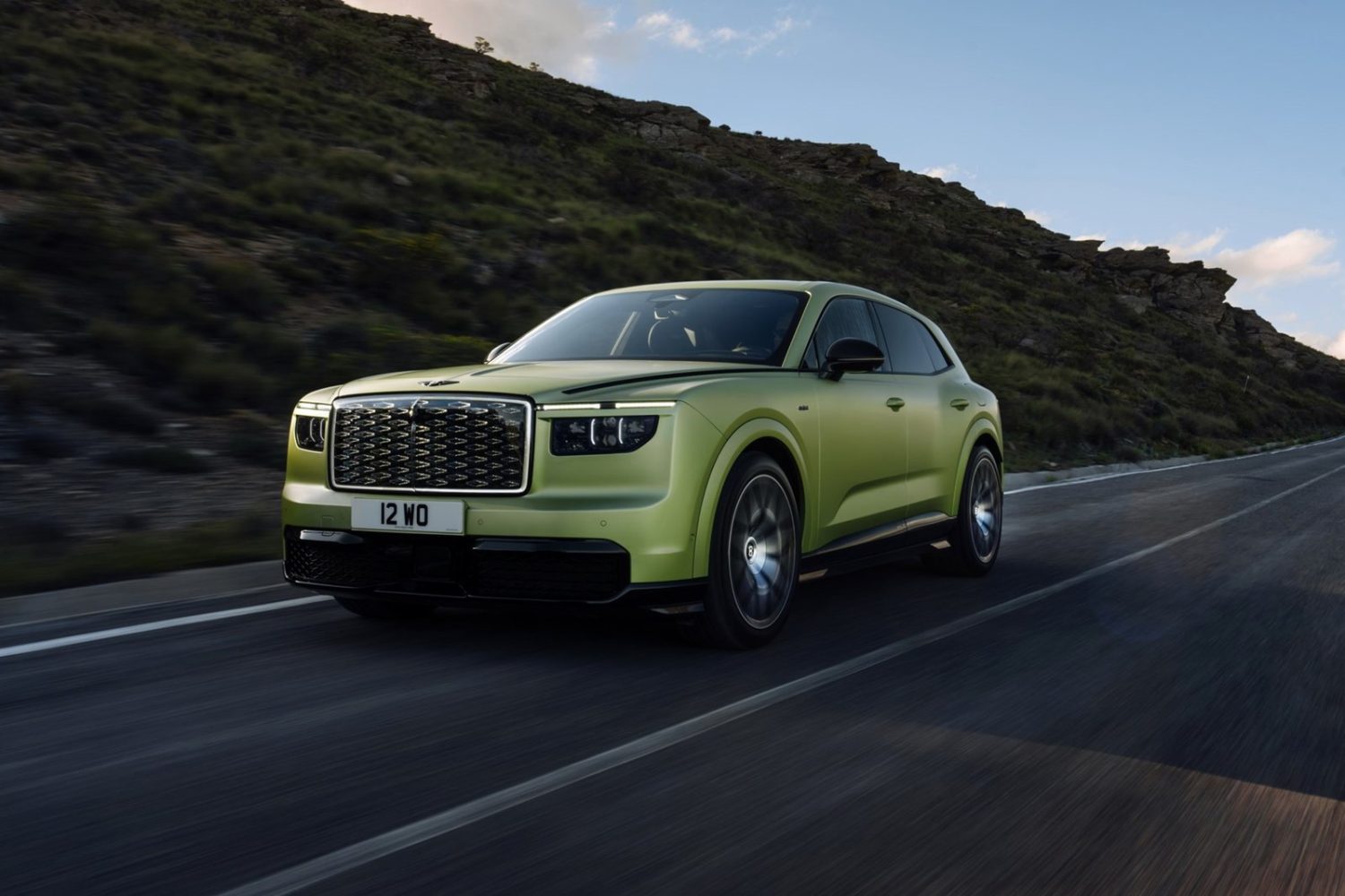 Bentley представила свой первый электромобиль Torcal: 888 л.с. и 375 миль запаса хода