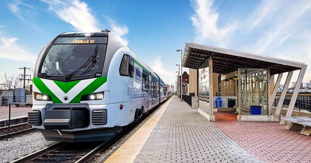 Chicago Metra takes delivery of first battery-electric commuter locomotive