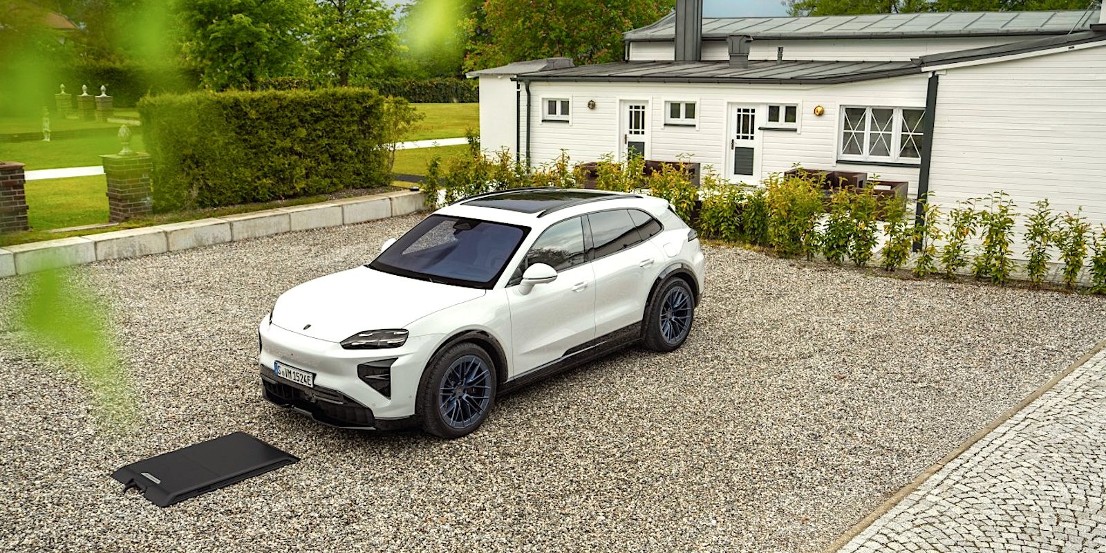 It’s finally here: Porsche puts wireless EV charging into production [video]