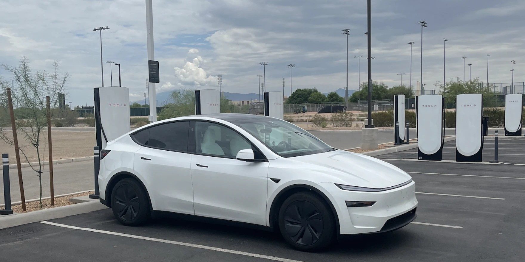 Arizona’s first NEVI fast chargers are finally open –…