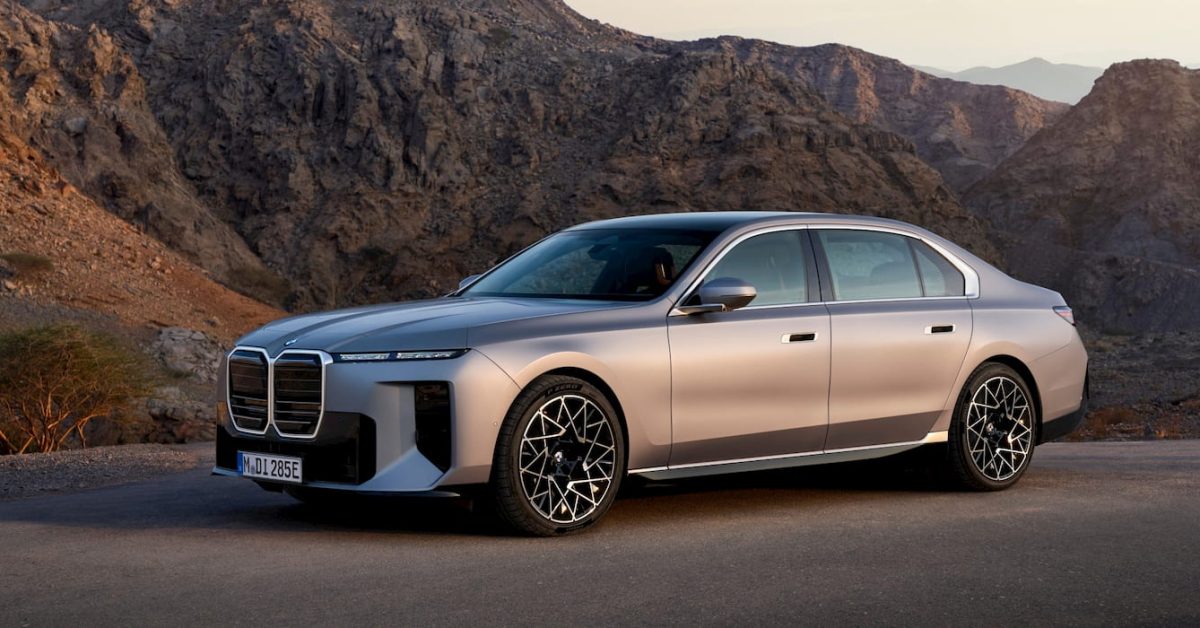 BMW's Overhauled i7 Electric Sedan Designed for Chauffeur Use