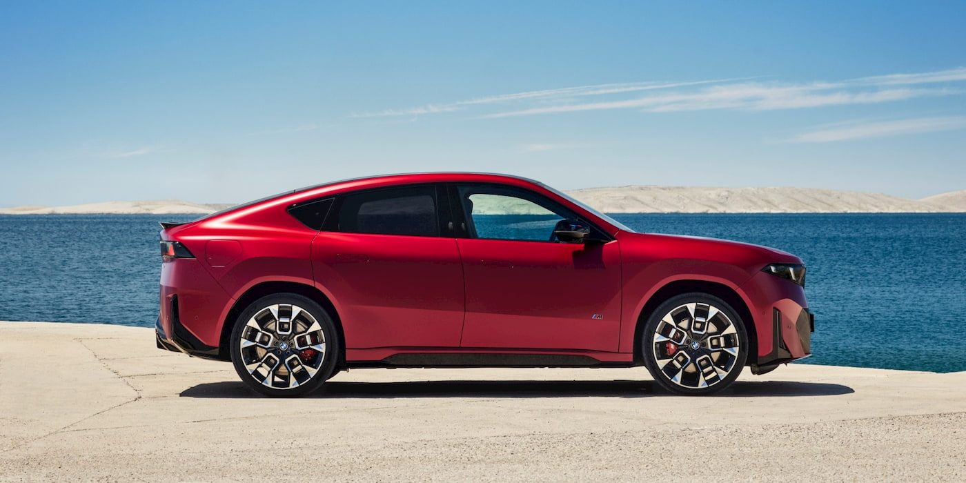 BMW-iX4-side