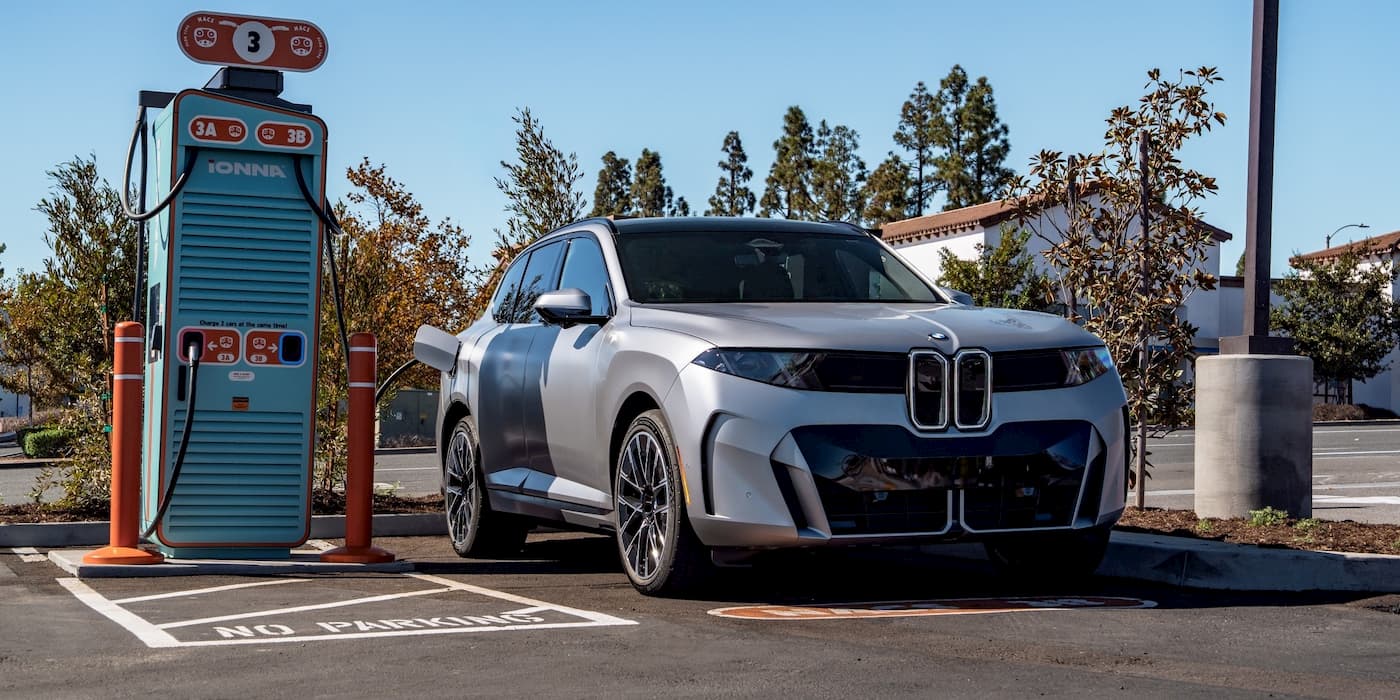 BMW-iX5-fast-charging
