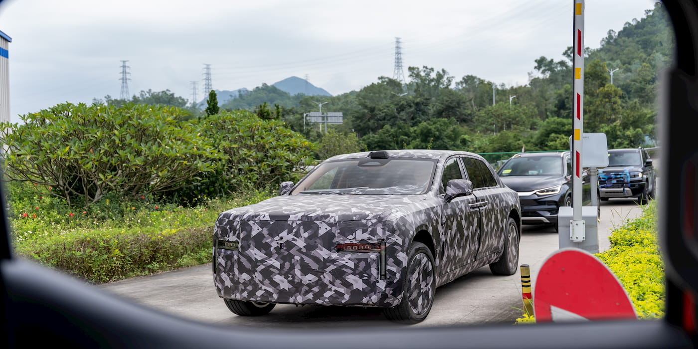 electrek.co - Peter Johnson - BYD's Rolls-Royce-like flagship EV is heading overseas