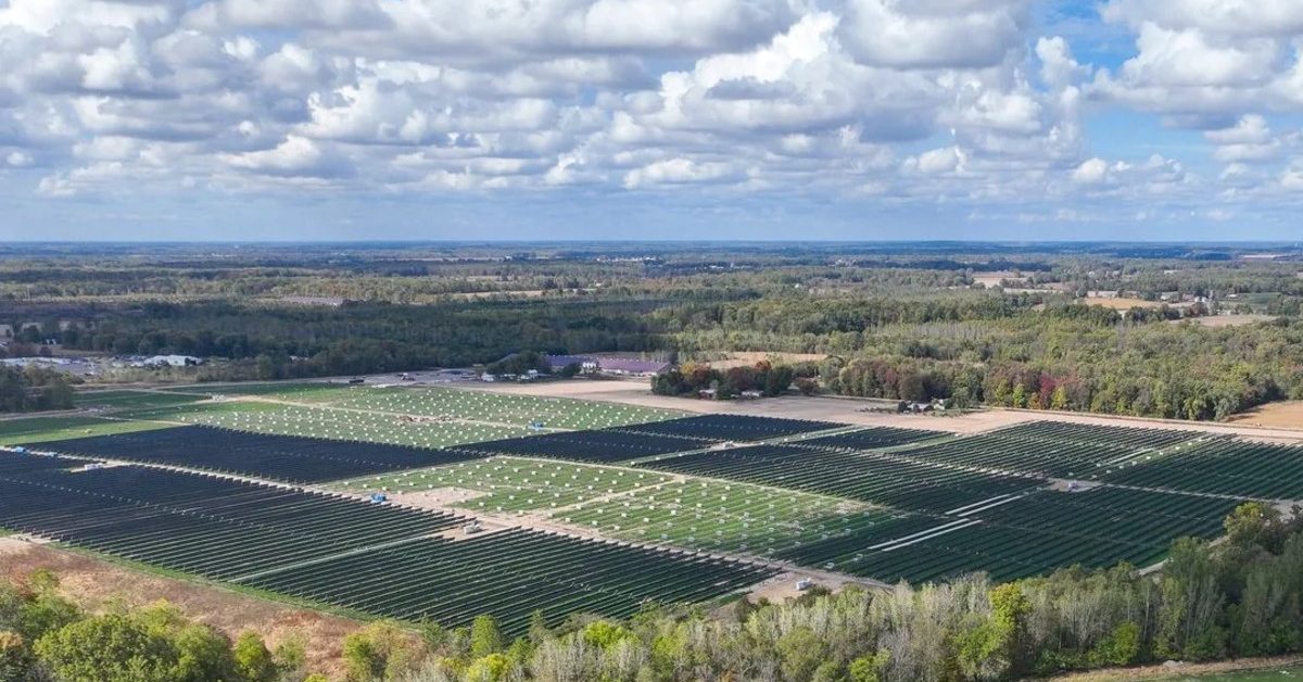 Ford Supports New Solar Farm to Power Michigan Factories