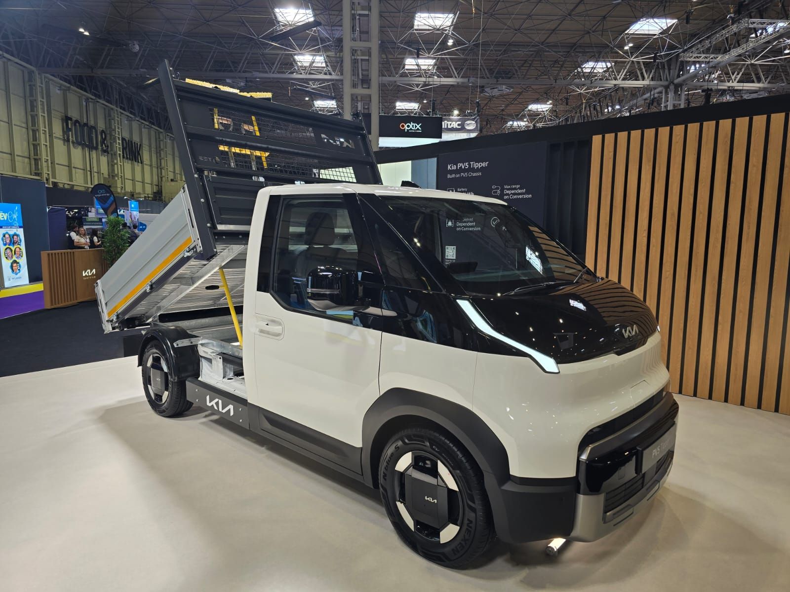 Kia-PV5-dump-truck