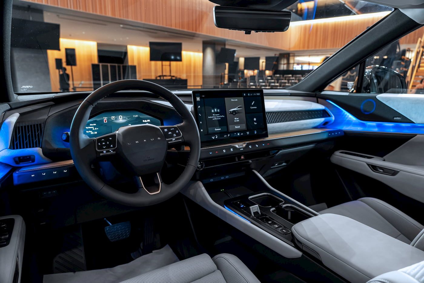 Lexus-TZ-interior