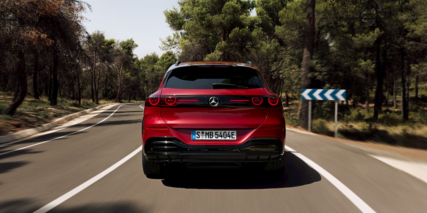 electrek.co - Peter Johnson - Mercedes' new GLC 400 EV crushes range estimates, driving nearly 400 miles