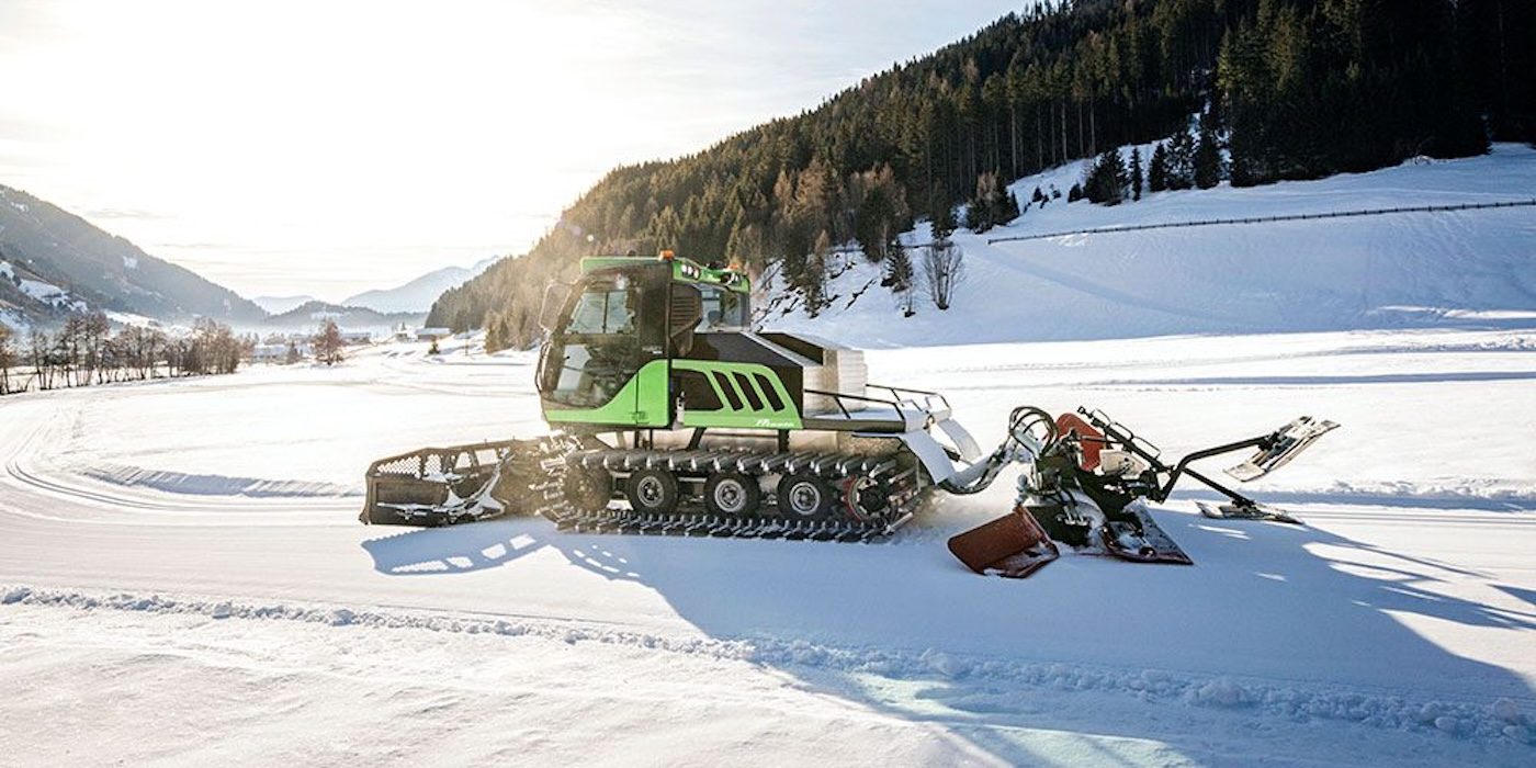 Scania has signed a long-term agreement to supply its Core 800 battery packs to Italian snow groomer maker Prinoth, part of the High Technology Industries (HTI) Group. The packs will power two fully electric groomers: the Husky E-Motion and the Leitwolf E-Motion.

