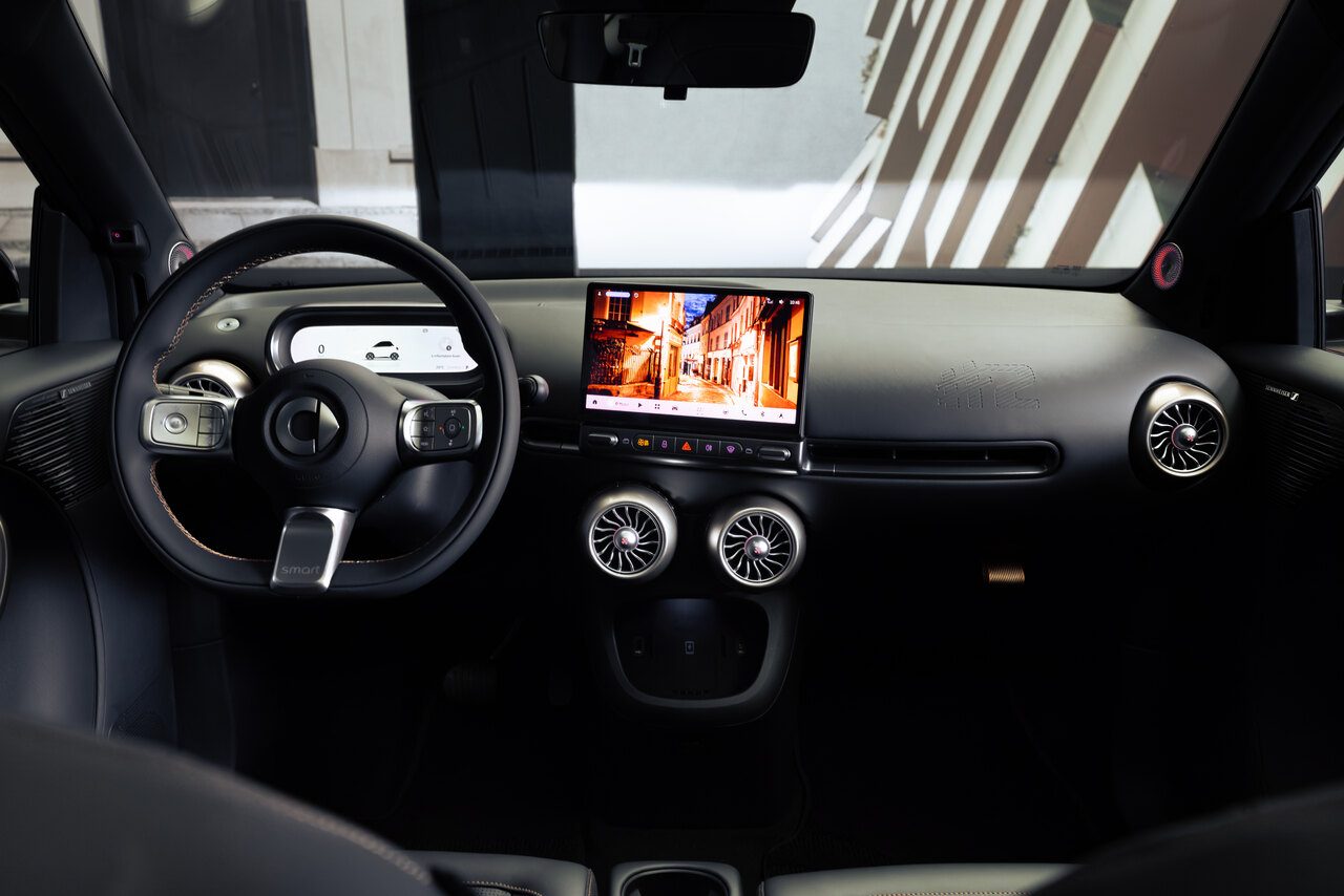 Smart #2 Premium interior with steering wheel, driver display and 10.1-inch center screen